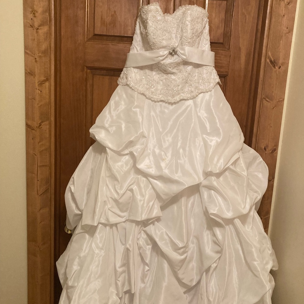 Wedding dress